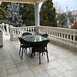 Villa Grand Luxury With Garden And Jacuzzi