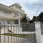 Grand Luxury With Garden And Jacuzzi * Kateríni