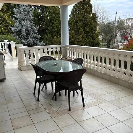 Villa Grand Luxury With Garden And Jacuzzi