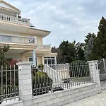 Grand Luxury With Garden And Jacuzzi * 卡泰里尼
