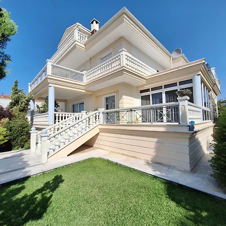 Grand Luxury With Garden And Jacuzzi Vila *