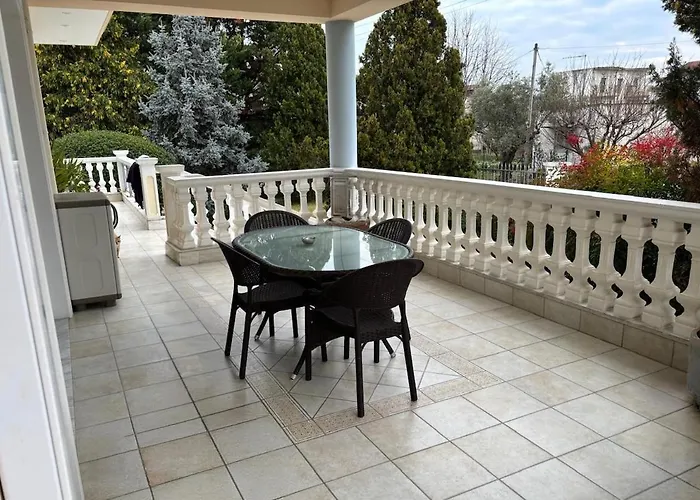 Vilă Grand Luxury With Garden And Jacuzzi